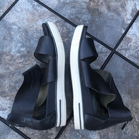 Eileen Fisher Pewter Sport Wedge Sandal - Picture 4 of 11